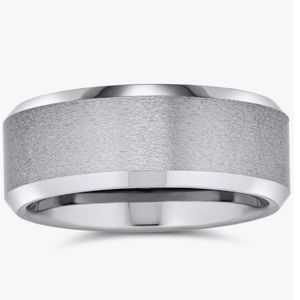 ⭐️Host Pick⭐️ Women’s polished beveled wedding band size 7.